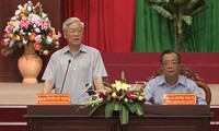 KPV-Generalsekretär Nguyen Phu Trong trifft Verwalter der Provinz Binh Thuan