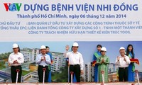 Premierminister Nguyen Tan Dung fordert den Bau mehrerer moderner Krankenhäuser in Ho Chi Minh Stadt