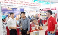 Eröffnung der Industrie- und Handelsmesse 2015 in Da Nang