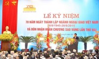 Politiker Laos und Russlands schicken Glückwunschtelegramm zum 70. Gründungstag der Diplomatie