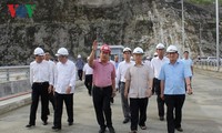 KPV-Generalsekretär Nguyen Phu Trong besucht das Wasserkraftwerk Lai Chau und die Provinz Dien Bien