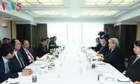 Premierminister Nguyen Xuan Phuc trifft japanische Investoren