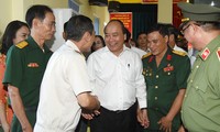 Premierminister Nguyen Xuan Phuc besucht Betrieb der Kriegsversehrten in Hai Phong