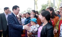 Vize-Premierminister Vuong Dinh Hue nimmt am Festtag der Solidarität in Nghe An teil