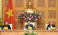 Premierminister Nguyen Xuan Phuc leitet Sitzung der Unterabteilung für Wirtschaft und Gesellschaft