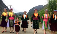 Einzigartigkeit der Trachten der Frauen der Mong Trang in Ha Giang