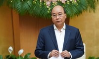 Premierminister Nguyen Xuan Phuc: Trotz Schwierigkeiten sind die Wirtschaft und Gesellschaft stabil