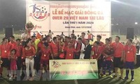 Abschluss des Fußballturniers “Over 29 Vietnam” in Laos