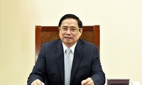 Premierminister Pham Minh Chinh führt ein Telefonat mit seinem französischen Amtskollegen