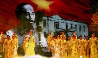 Kunstprogramm zum 111. Jahrestag der Abreise von Präsident Ho Chi Minh zur Rettung des Landes