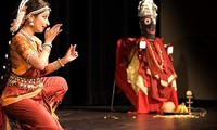 Vietnamesische Künstler führen das indische Nationalepos Ramayana in Indien auf