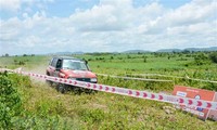 Vietnamesische und internationale Rennfahrer nehmen am Offroad-Rennen in Dak Lak teil