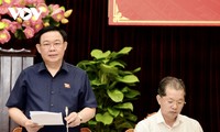 Parlamentspräsident Vuong Dinh Hue tagt mit der Parteileitung der Stadt Da Nang