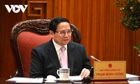 Premierminister Pham Minh Chinh leitet Sitzung über die Verkleinerung des Regierungsapparats 