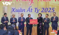 Premierminister Pham Minh Chinh weist dem Bankensektor Aufgaben für das neue Jahr 2025 zu