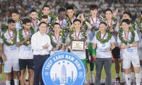 Thep Xanh Nam Dinh ist der Meister der V-League, Quy Nhon Binh Dinh steigt ab