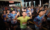 Fast 11.000 Läufer nehmen am VnExpress Marathon Da Nang 2025 teil