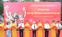 Fotoausstellung über das vietnamesische Parlament in Ho-Chi-Minh-Stadt