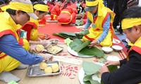 Wettbewerb zur Herstellung von Chung- und Giay-Kuchen beim Con Son-Kiep Bac-Frühlingsfest