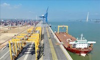 베트남, 초대형 선박 수용 위한 항구 네트워크 업그레이드 계획