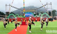 거우따오(Gầu Tào), 옌바이성 몽족 공동체 최대 축제