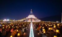 약 2,000명의 불교신자, 바덴(Bà Đen)산에서 열릴 2025 베삭데이 촛불 점등식 참여 예정