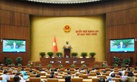 베트남 국회, 2013년 헌법 일부 조항 개정 결의 초안에 대한 논의 진행