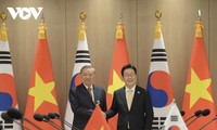 이재명 대통령, 베트남 또 럼 당 서기장 내외 환영 21발 예포 발사