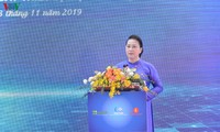 ប្រធានរដ្ឋសភា លោកស្រី Nguyen Thi Kim Ngan អញ្ជើញទៅបំពេញទស្សនកិច្ចនៅតំបន់បច្ចេកវិទ្យាខ្ពស់ Hoa Lac