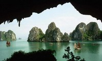 ឈូងសមុទ្រ Ha Long ទទួលកិត្តនាមអច្ចរិយវត្ថុធម្មជាតិថ្មីពិភពលោកជាផ្លូវការ