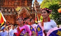 សកម្មភាពអបអរសាទរទិវា បេតិកភ័ណ្ឌវប្បធម៏វៀតណាម​