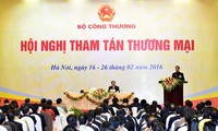 នាយករដ្ឋមន្ត្រី Nguyen Tan Dung អញ្ជើញចូលរួមសន្និសីទទីប្រឹក្សាពាណិជ្ជកម្ម២០១៦