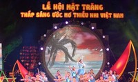 អនុប្រធានរដ្ឋលោកស្រី Dang Thi Ngoc Thinh អញើញចូលរួម“ពីធីបុណ្យសែនព្រះច័ន្ទ- បំពេញក្តីសុបិនរបស់កុមារ"