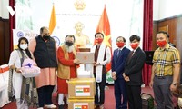 Pemberian Sumbangan Dari Umat Buddis Vietnam untuk Mendukung Rakyat India dan Nepal Melawan Pandemi COVID-19.