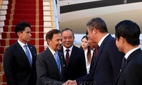 文莱达鲁萨兰国苏丹哈吉·哈桑纳尔·博尔基亚开始访问越南