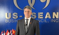 越共十四大：美国-东盟商务理事会承诺支持越南实现两位数增长