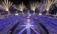 London Olympics close with spectacular ceremony