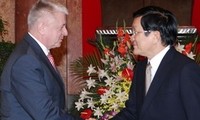 President Truong Tan Sang receives Slovakian delegation