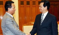 PM Nguyen Tan Dung receives Japanese Economic and Fiscal Policy Minister  