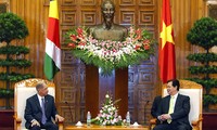 Prime Minister Nguyen Tan Dung receives Seychelles President James Alix Michel