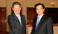 Prime Minister Nguyen Tan Dung rceives Gazprom CEO 