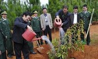 President Truong Tan Sang visits Dak Nong province 