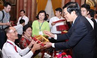 President meets representatives of persons with disabilities 