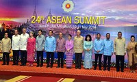 Prime Minister Nguyen Tan Dung attends ASEAN Summit in Myanmar