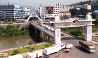 Busy trade activities at Lao Cai border gate