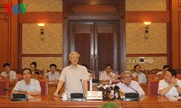 Party leader Nguyen Phu Trong works with Central Theoretical Council