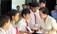 Vice President Doan celebrates Mid-Autumn Festival with children in Ninh Binh