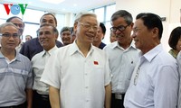 Party leader Nguyen Phu Trong meets voters in Hanoi