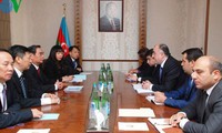 Politburo member Le Hong Anh meets overseas Vietnamese in Azerbaijan