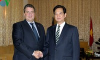 PM receives German Vice Chancellor 